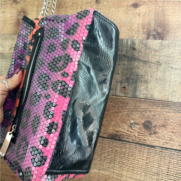 Betsey Johnson Ombré Sequined Leopard Print Chain Shoulder/Crossbody Bag - Picture 7 of 11
